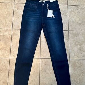KanCan Skinny Jeans- new with tags !
